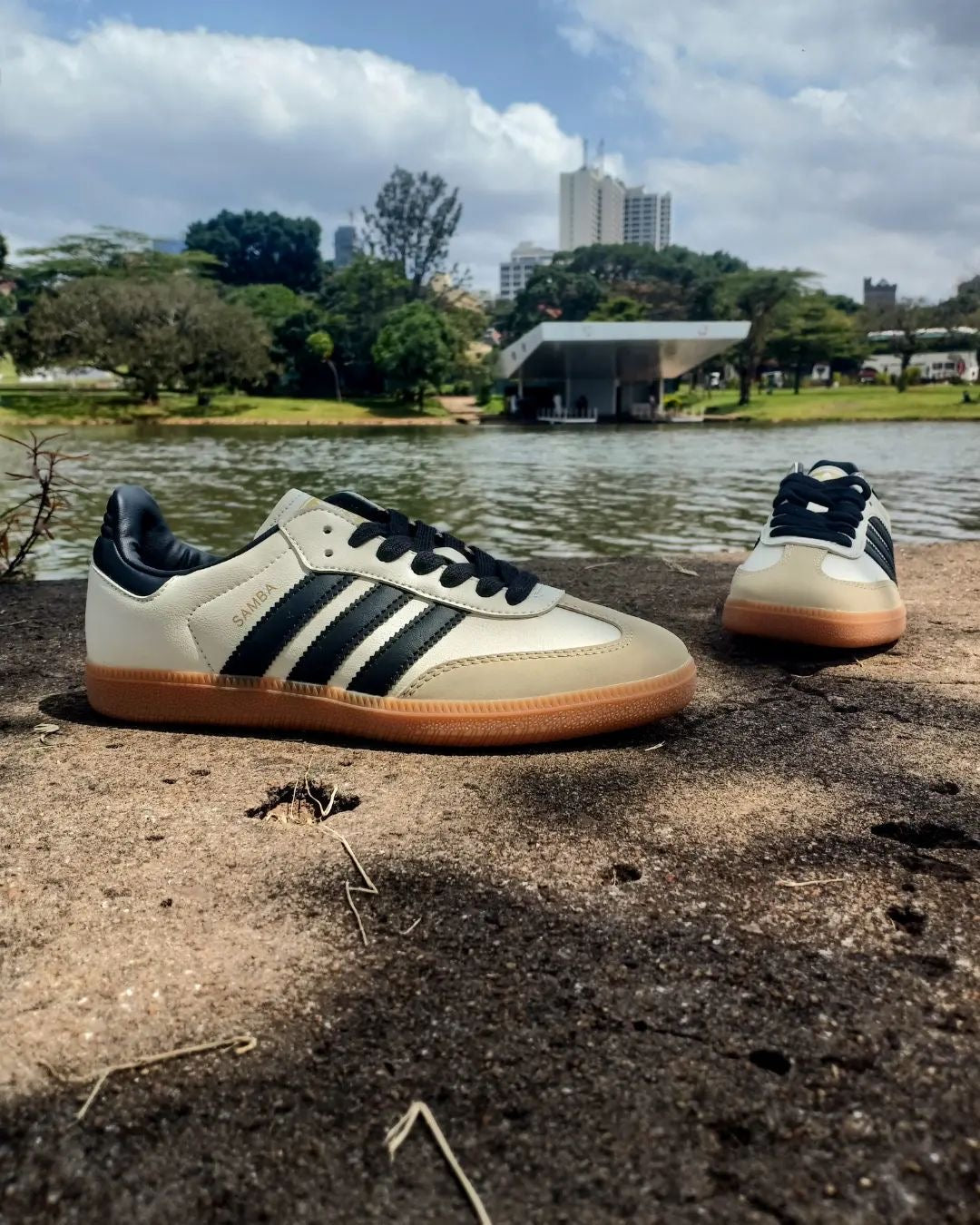 Adidas Samba OG Bejes y Negras