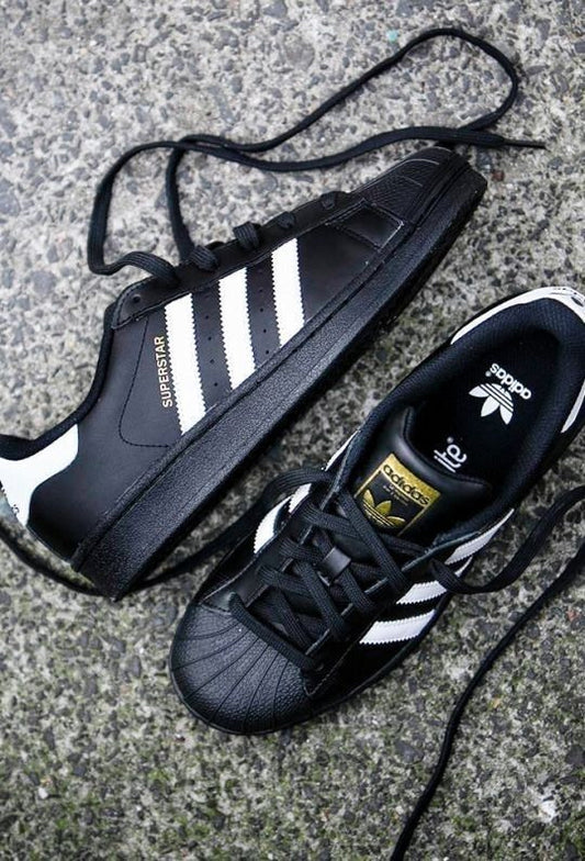 Adidas superstar negro y blanco
