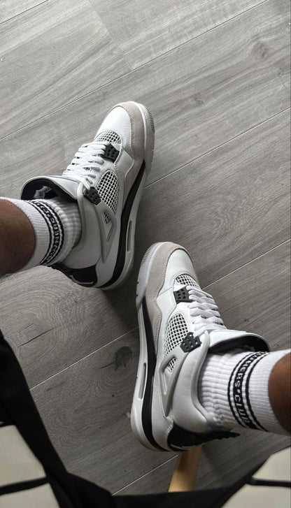 Jordan Retro 4 Blanco y gris